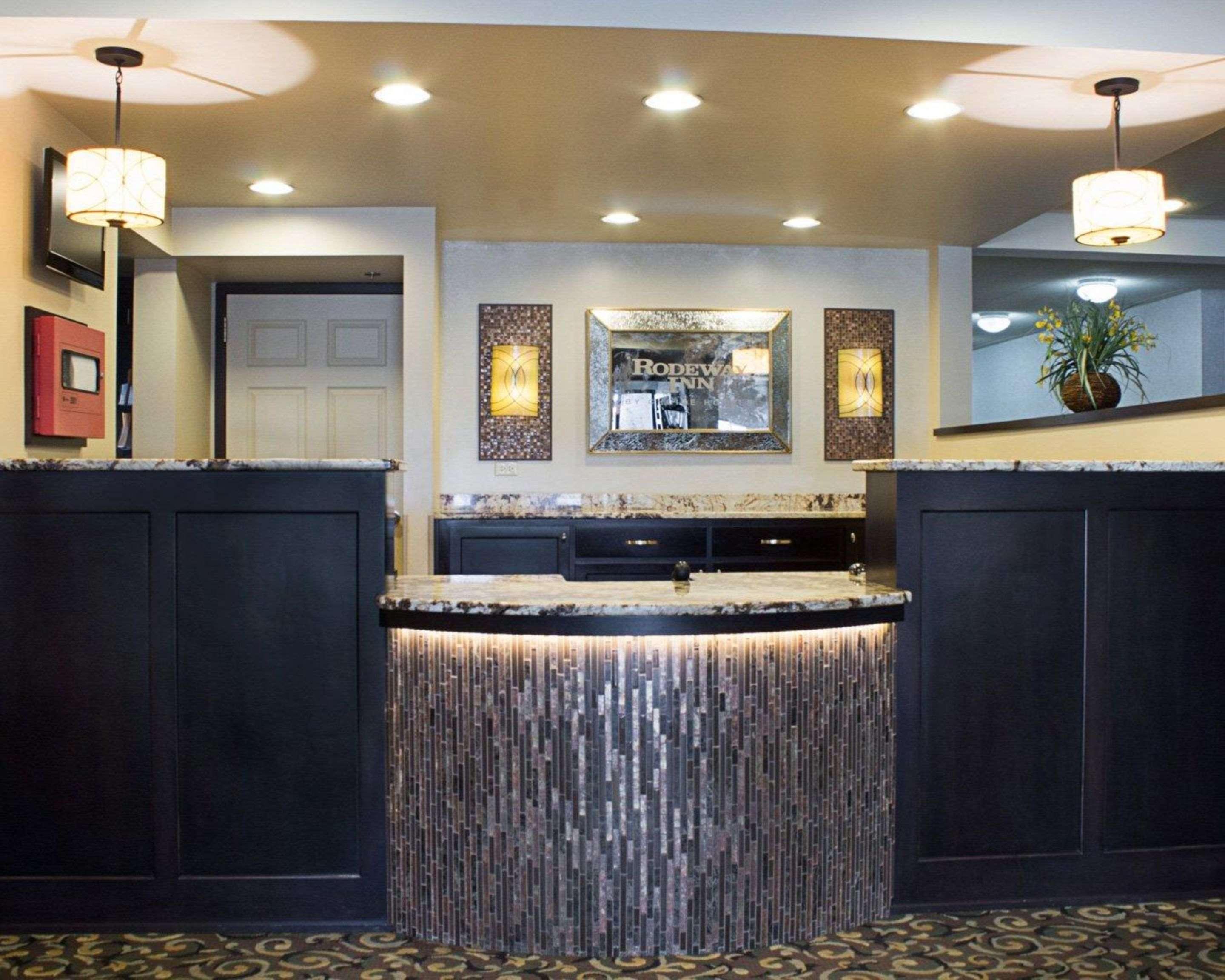 Rodeway Inn Columbia Mall Loop Grand Forks Buitenkant foto