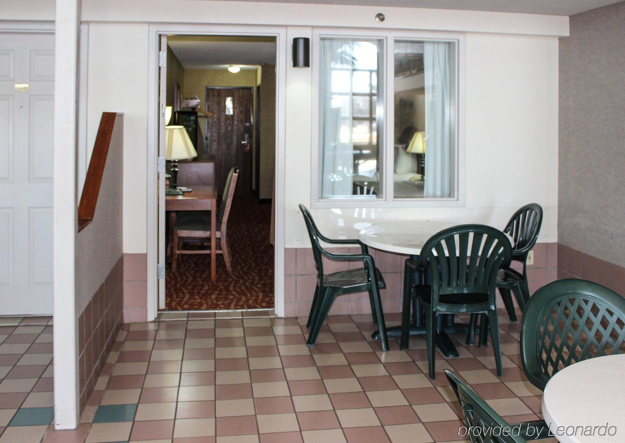 Rodeway Inn Columbia Mall Loop Grand Forks Buitenkant foto